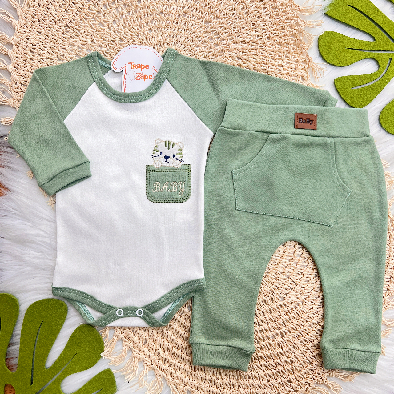 Conj. Body Manga Longa Baby Tigrinho e Calça - Verde